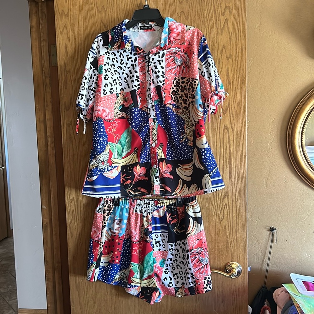 FUN FOR SUMMER! SHEIN 2 piece set. Amazing print on this outfit! Worn once!
